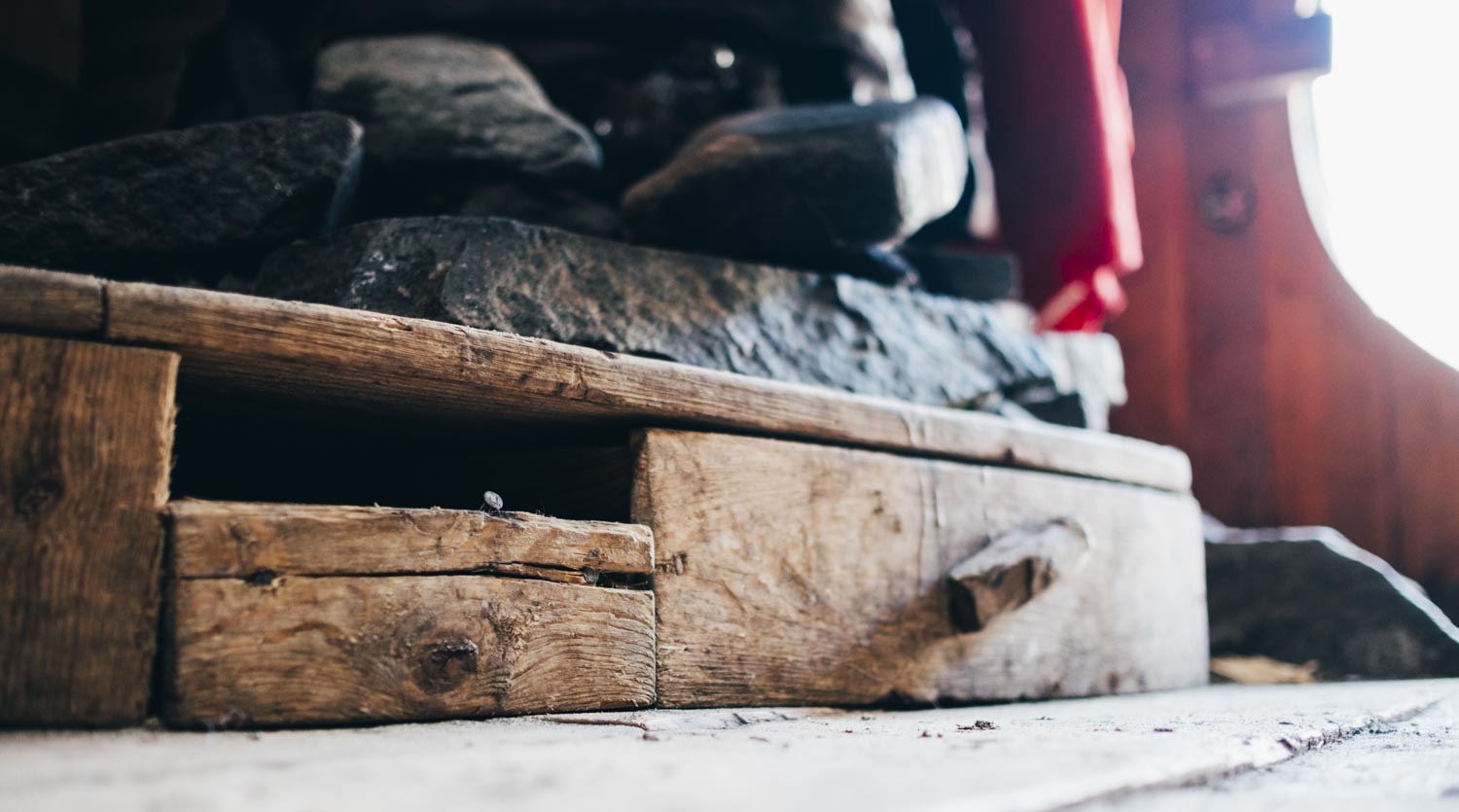 lofoten kvalvika beach cottage photography